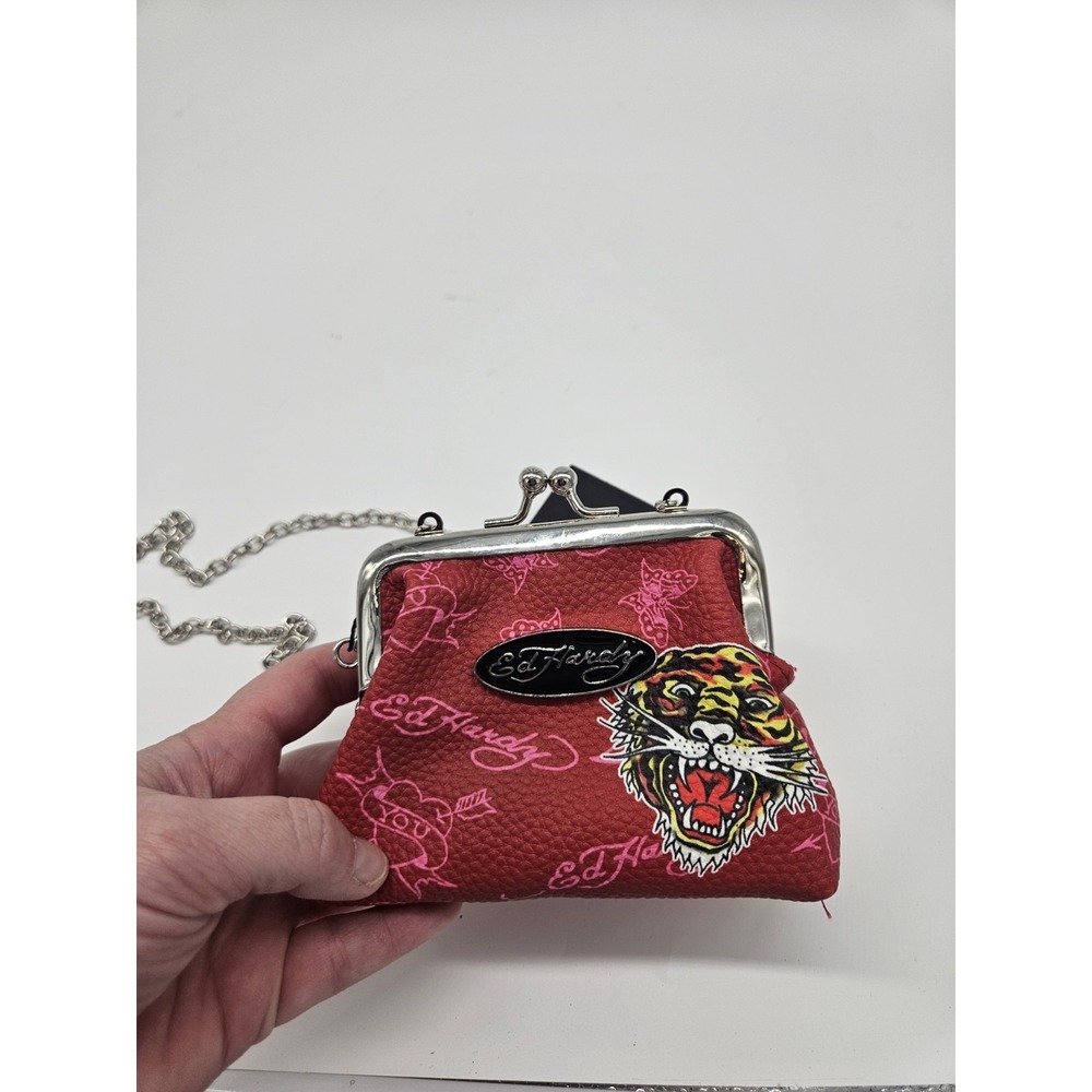 ED HARDY Debossed Red Coin Bag Faux Leather w/kiss-lock closure Crossbody Chain - Picture 2 of 6
